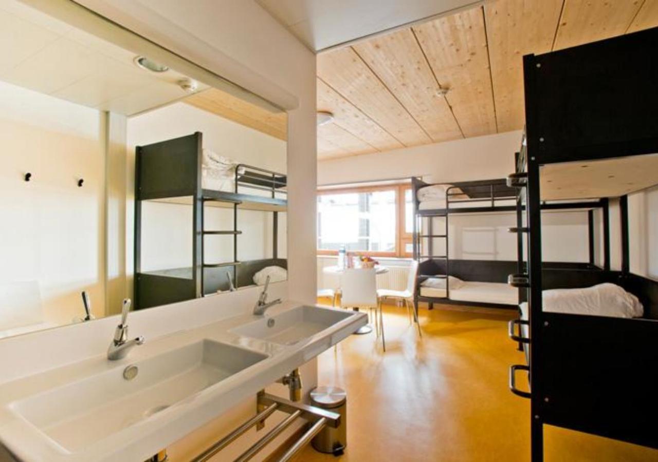Auberge De Jeunesse Hi Paris Yves Robert Экстерьер фото
